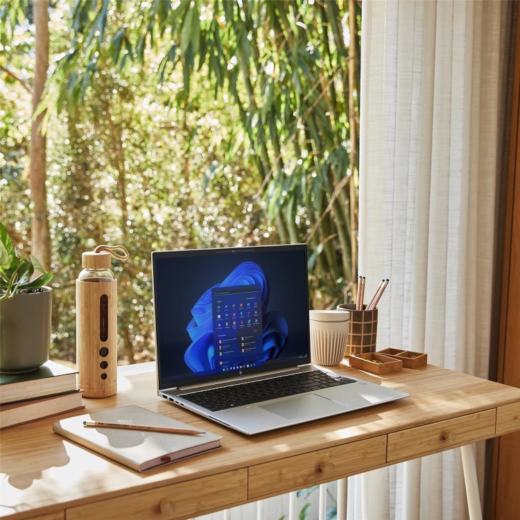 HP EliteBook 860 G9 Intel Core i5 8GB RAM 256GB SSD 16 Inch Windows 11 Pro Laptop