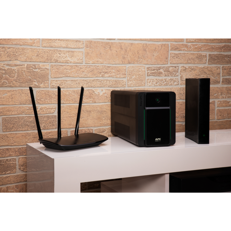 APC Easy UPS BVX Series 2200VA 230V AVR IEC Sockets