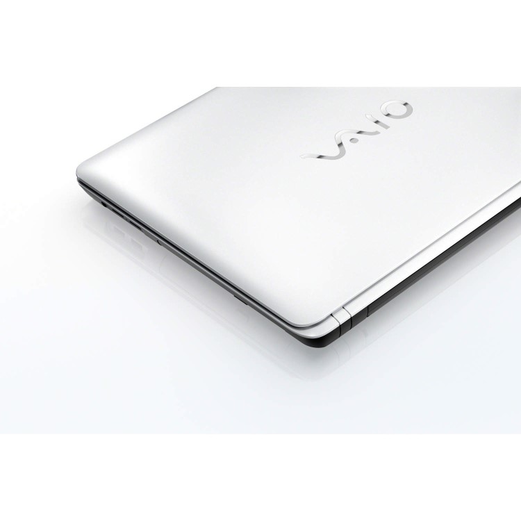 Sony VAIO Fit E 15 Core i3 4GB 750GB Windows 8 Laptop in White 