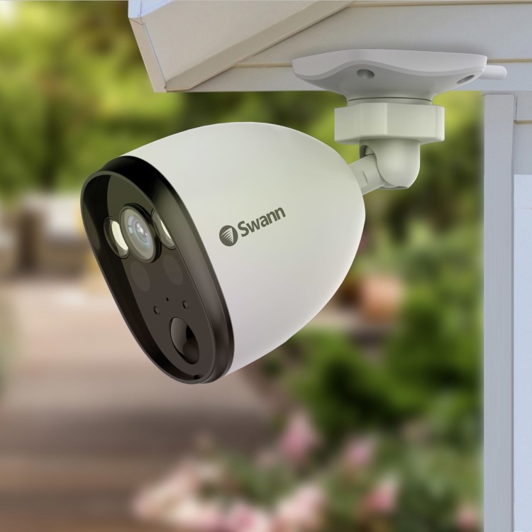 Swann 1080p HD Spotlight Heat & Motion Sensing IP Camera - 2 Pack