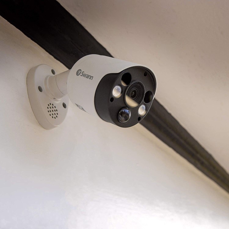 Swann 4K Ultra HD Thermal Sensing Spotlight Analogue Bullet Camera - 1 Pack