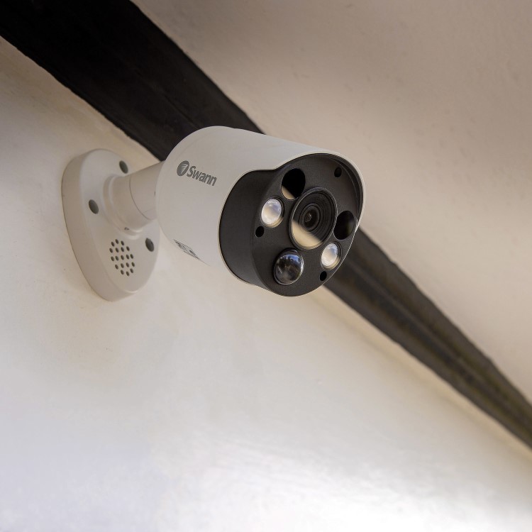 Swann 5MP Super HD Thermal Sensing Analogue Spotlight Bullet Camera - 1 Pack